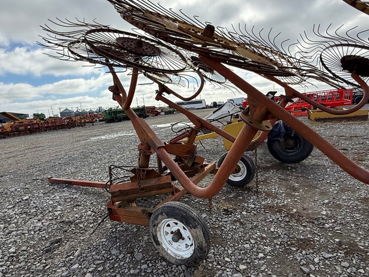 #22611-•-8-wheel-hay-rake-image-26