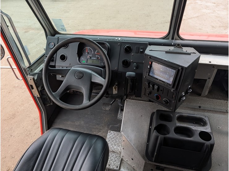 2017-freightliner-mt55-image-15