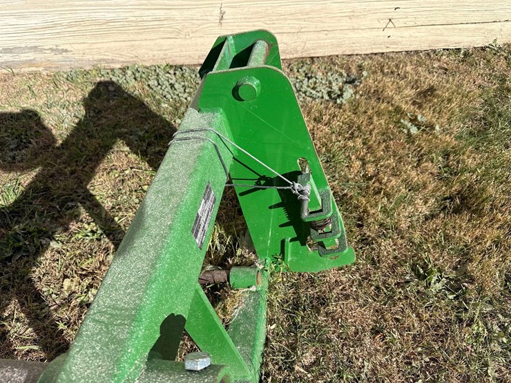 frontier-bale-spear-att-image-4