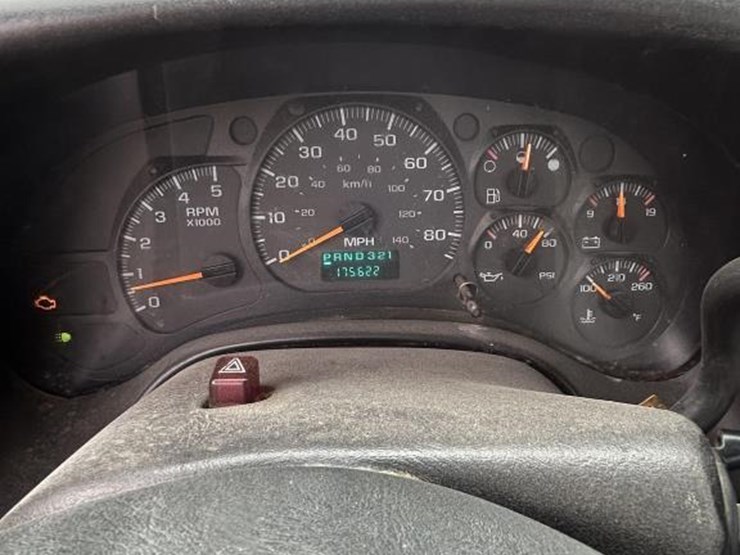 #1017-•-2005-chevrolet-c4500-service-truck-image-6