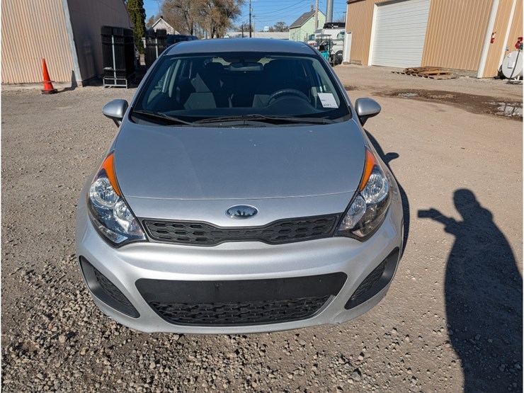 2013-kia-rio-image-2