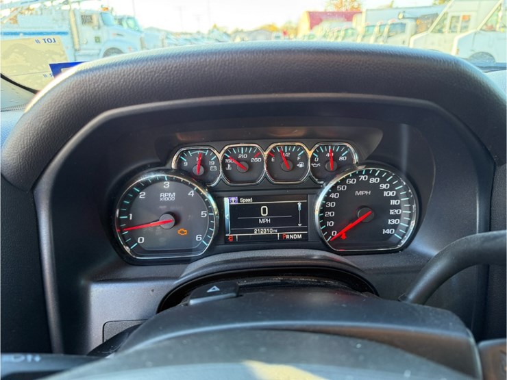 2014-chevrolet-silverado-image-16