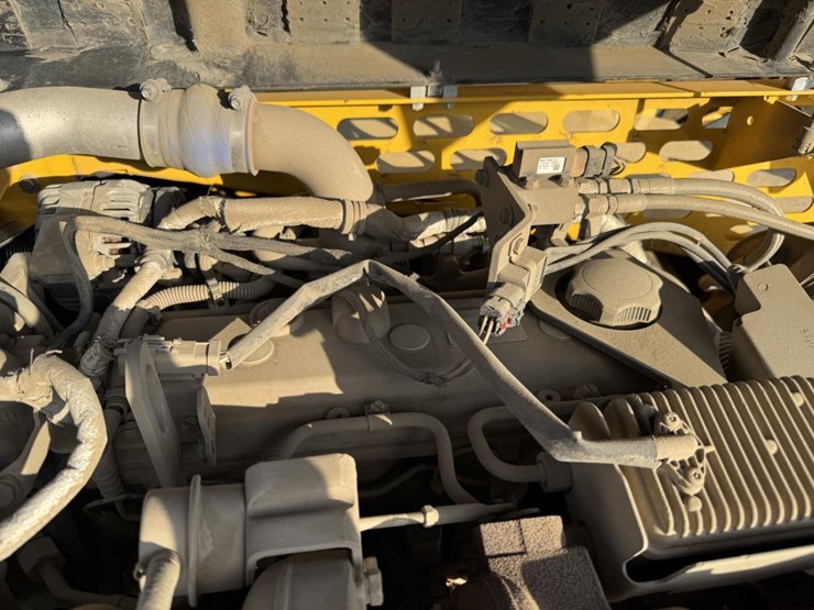 2013-gehl-dl11-image-47