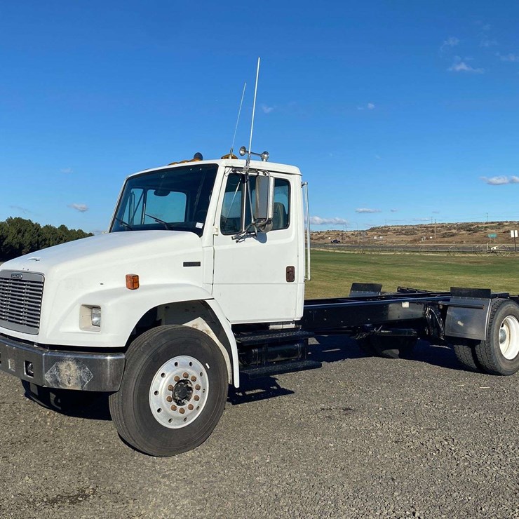 2002 FREIGHTLINER FL70
