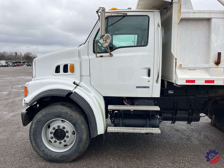 2008-sterling-l7500-image-21