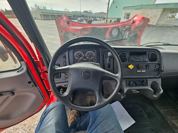 2016-freightliner-s2g-image-63