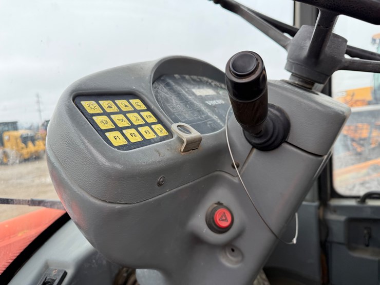 2007-volvo-l45b-image-44