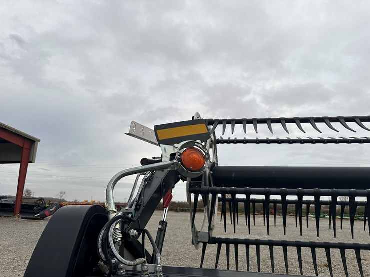 2022-mac-don-fd240-image-34