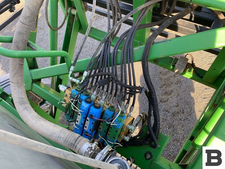 2013-john-deere-4830-image-61