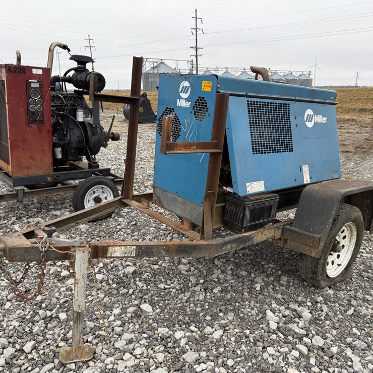 #9 • Miller Big Blue 251D Portable Welder KH528861 INV#33560