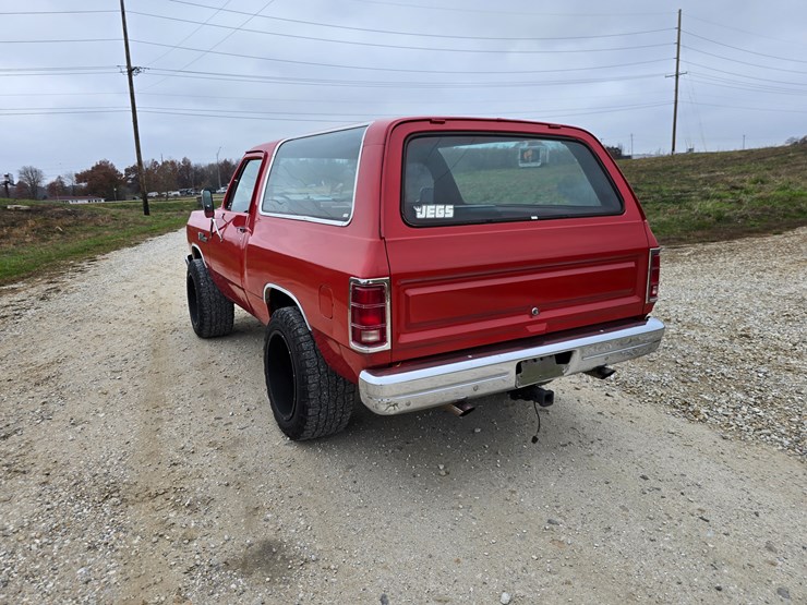 1986-dodge-ram-charger-image-16