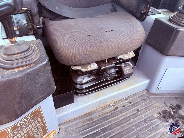 2002-caterpillar-d5g-lgp-image-73