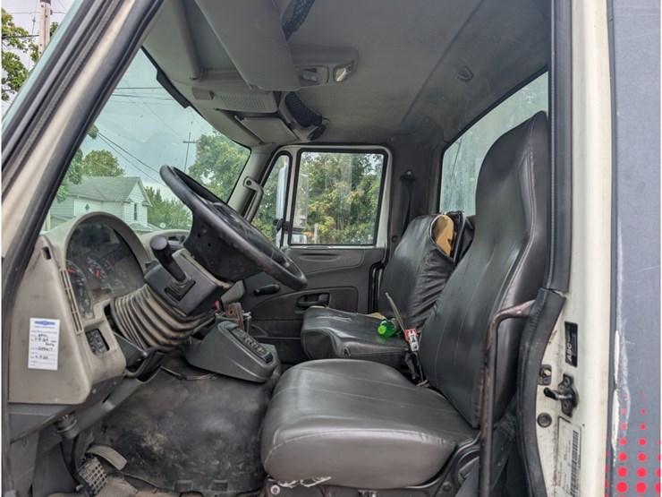 2012-international-7600-image-20