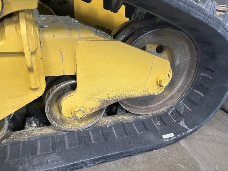 2018-caterpillar-228-image-49