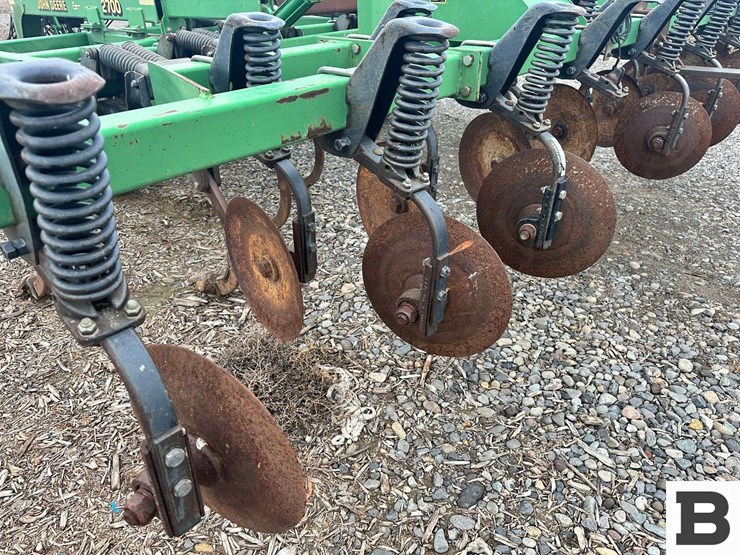 john-deere-2700-image-21