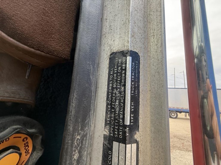 #1193-•-1984-peterbilt-cab-over-truck-tractor-image-49