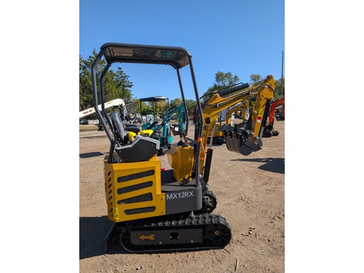 cfg-mx12rx-mini-excavator-w/-mechanical-thumb-image-5