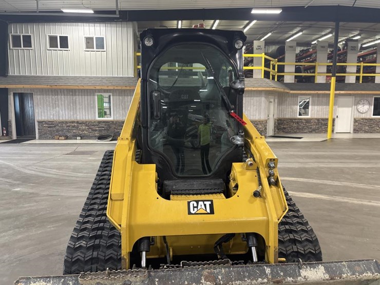 2018-caterpillar-228-image-14