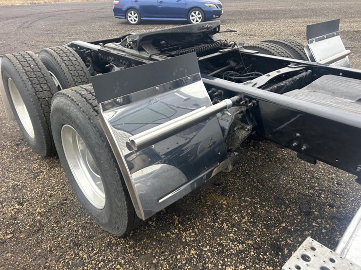 #1675-•-2016-freightliner-harrison-glider-kit-day-cab-truc-image-26