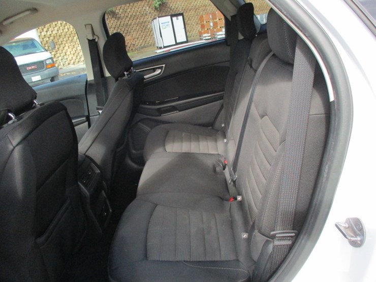 2019-ford-edge-sel-image-8