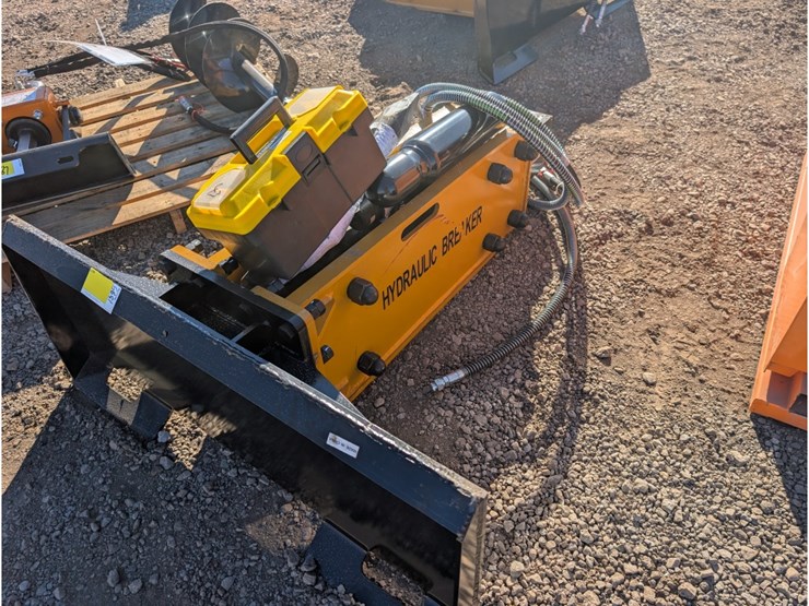 wolverine-skid-steer-zw-750-hydraulic-breaker-image-6