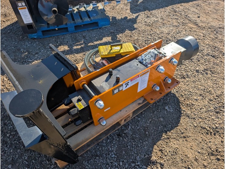 wolverine-skid-steer-post-pounder-image-2