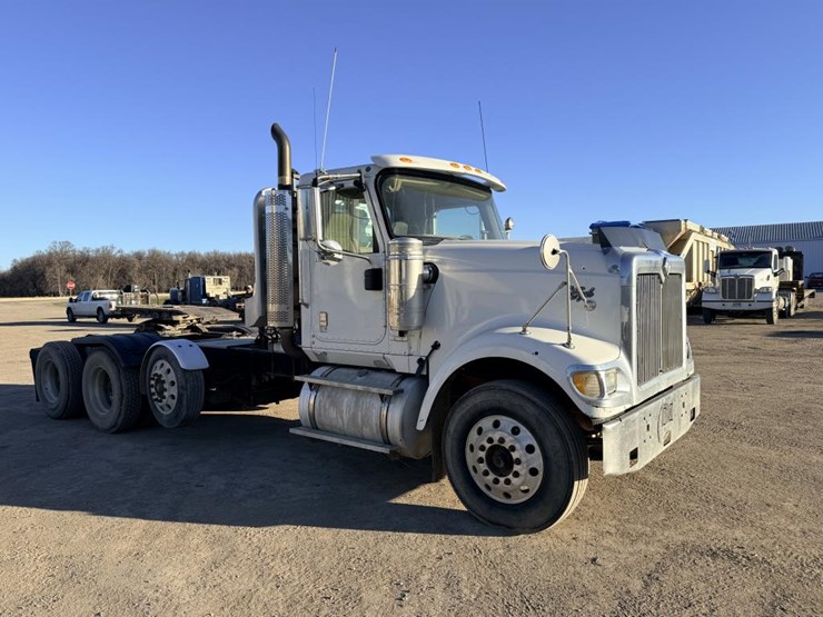 #1980-•-2008-international-eagle-day-cab-truck-tractor-image-8