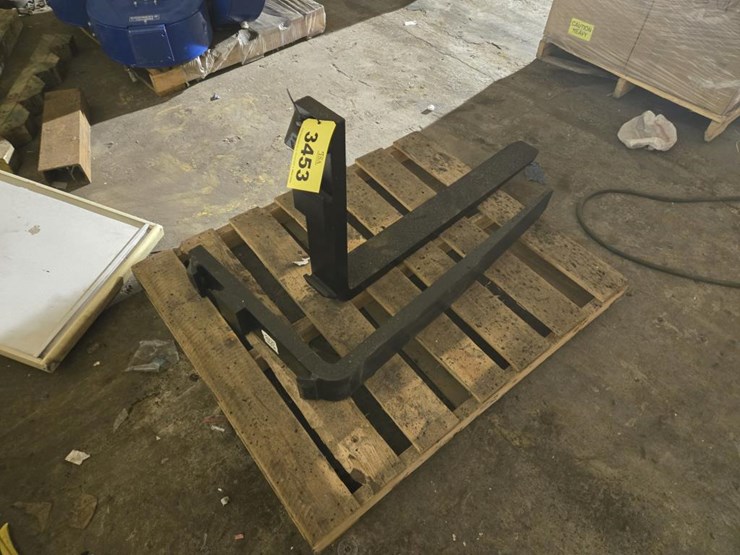 #3453-•-set-of-approx.-42"-pallet-forks-image-3