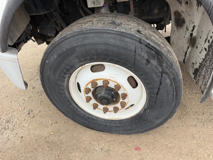 2006-freightliner-m2112-flatbed-image-22