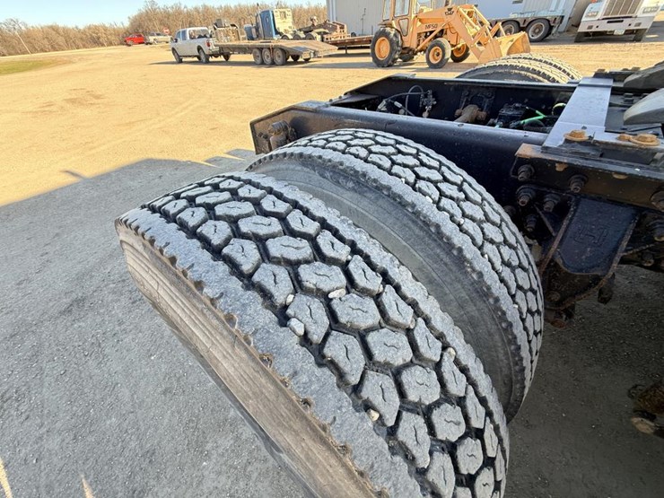 #1965-•-2008-international-eagle-day-cab-truck-tractor-image-62