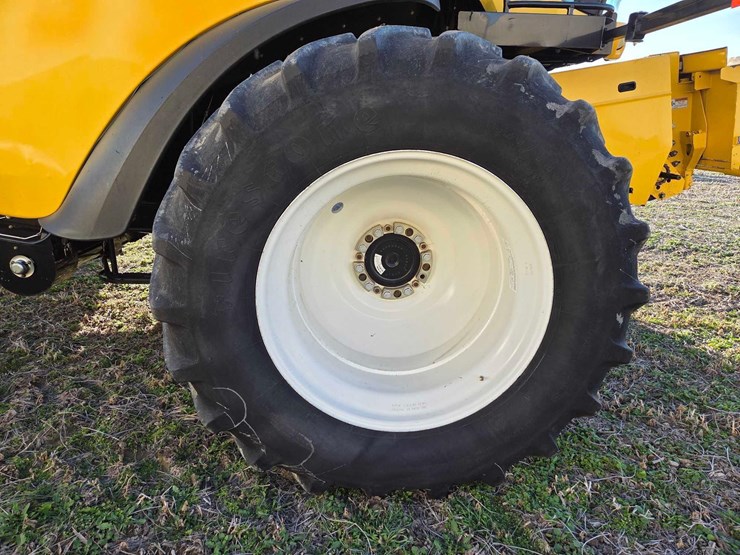 2010-new-holland-cr9065-image-39