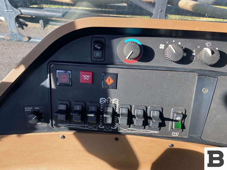 2013-john-deere-4830-image-81