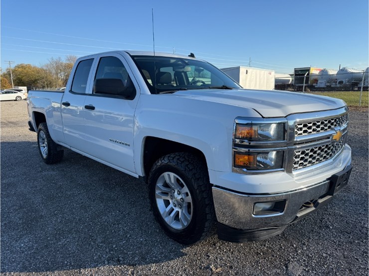 2014-chevrolet-silverado-image-2