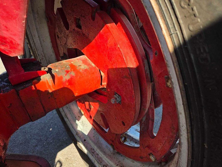 case-ih-560-image-29