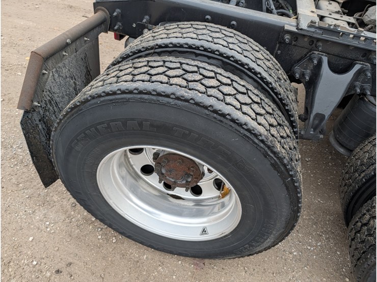 2019-international-lt-image-6