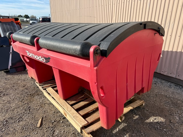 western-tornado-8'-salt-spreader-image-2