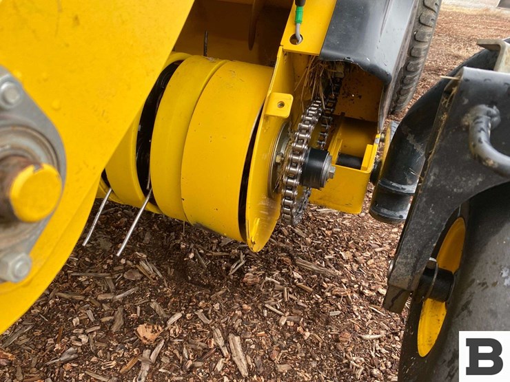 new-holland-340-image-17