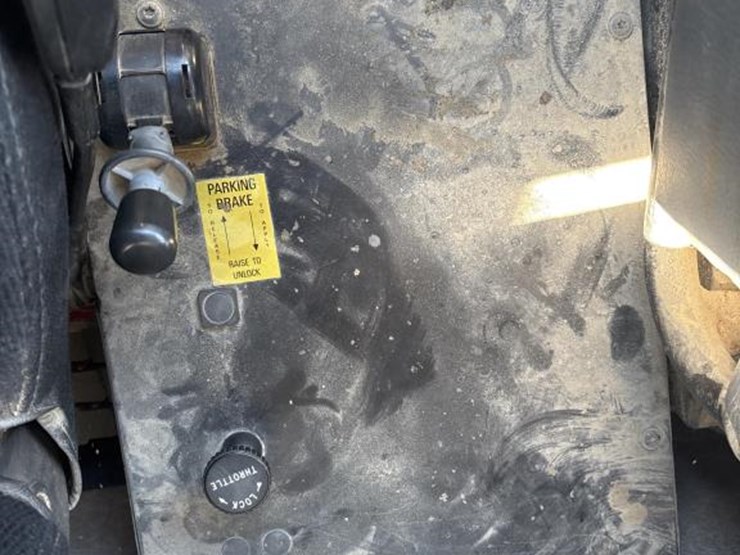 #1337-•-1998-mack-cs200-flatbed-truck-image-40