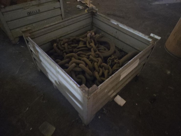 #3403-•-steel-crate-w/-misc.-heavy-duty-chains-image-3