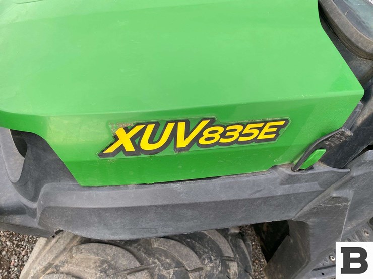 john-deere-835e-image-41