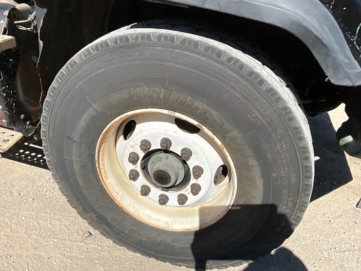 2013-freightliner-sd114-material-crane-image-8