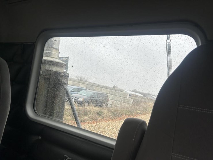 #1675-•-2016-freightliner-harrison-glider-kit-day-cab-truc-image-79