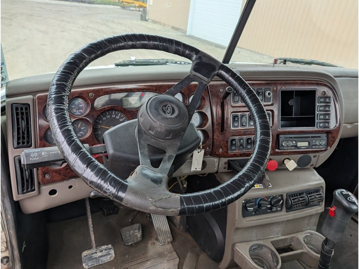 2007-mack-cxn613-daycab-image-20