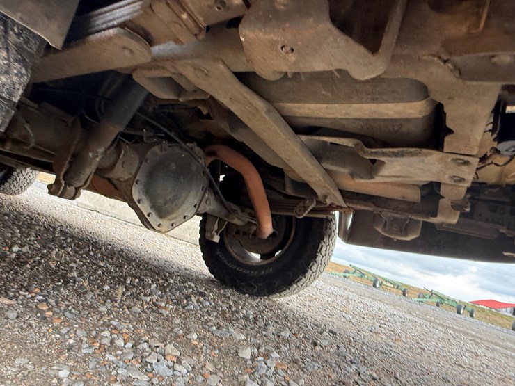 2012-chevrolet-suburban-image-9