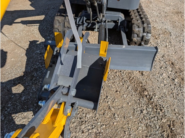 landhonor-lhr-kn16-cem-mini-excavator-image-12