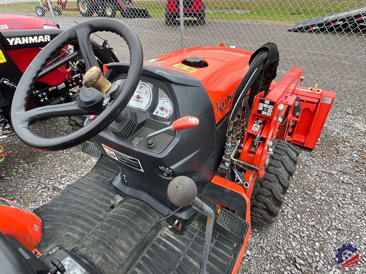 kubota-b2401d-farm-tractor-image-19