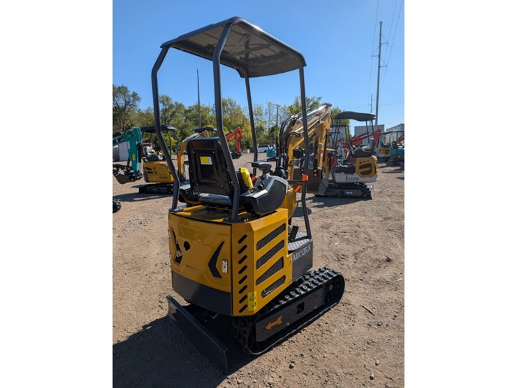 cfg-mx12rx-mini-excavator-w/-mechanical-thumb-image-4