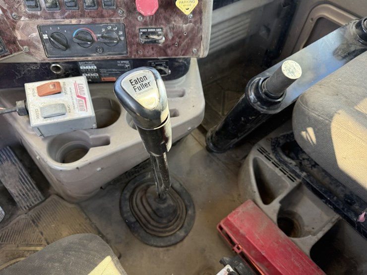 #1952-•-2008-international-eagle-day-cab-truck-tractor-image-46