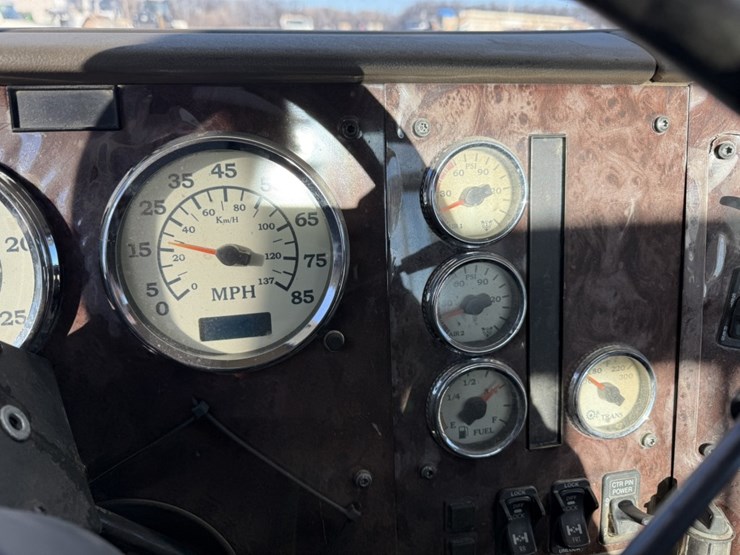 #1955-•-2008-international-eagle-day-cab-truck-tractor-image-53