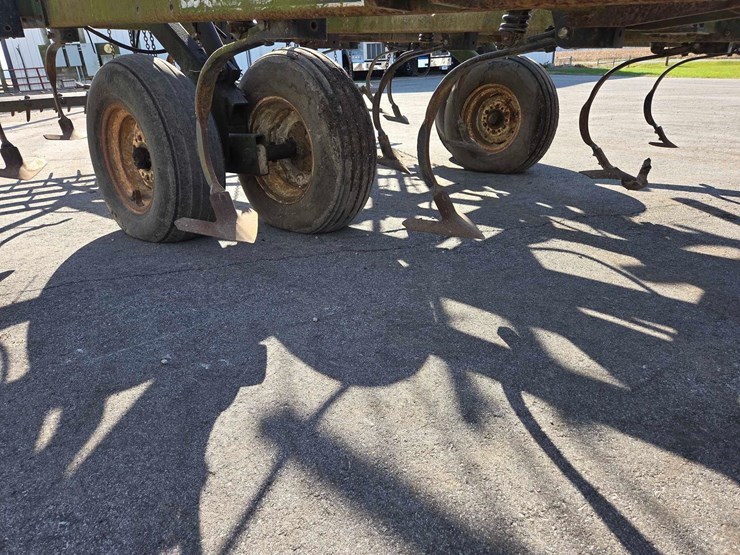 24'-farmhand-sf-4300-soil-finisher-image-25